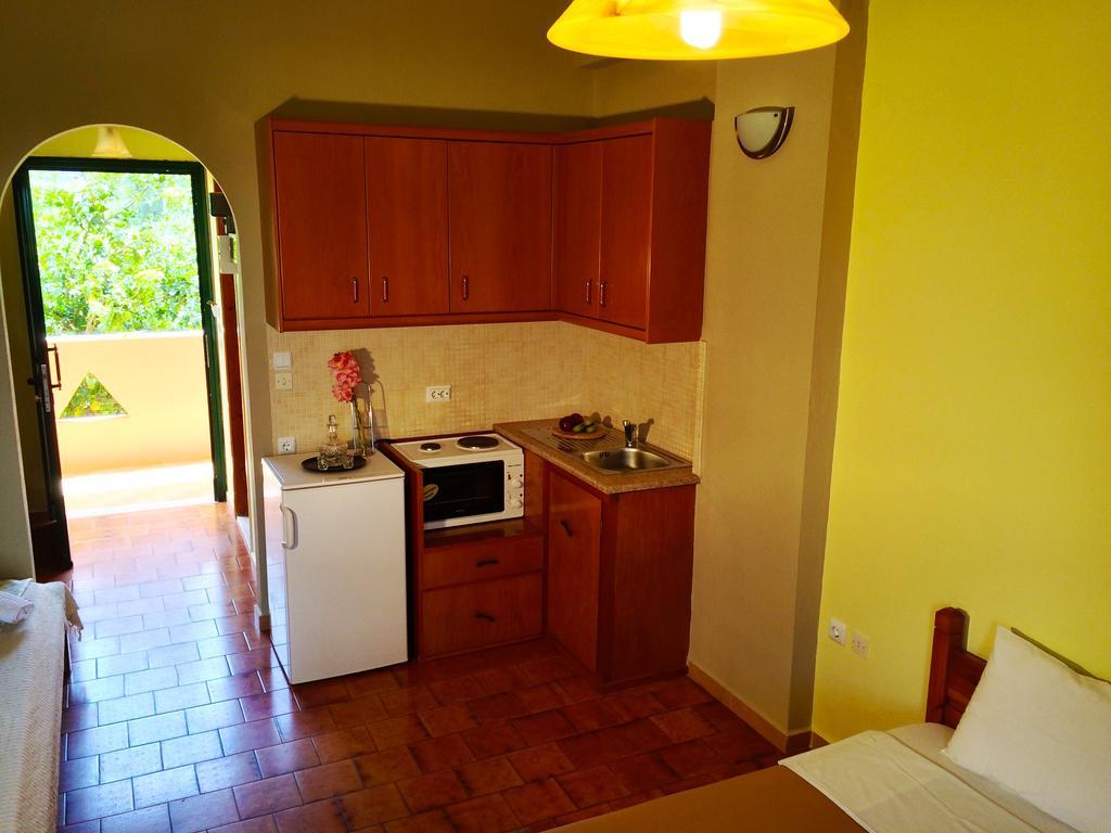 Chrissas Apartments Ретимно Екстериор снимка